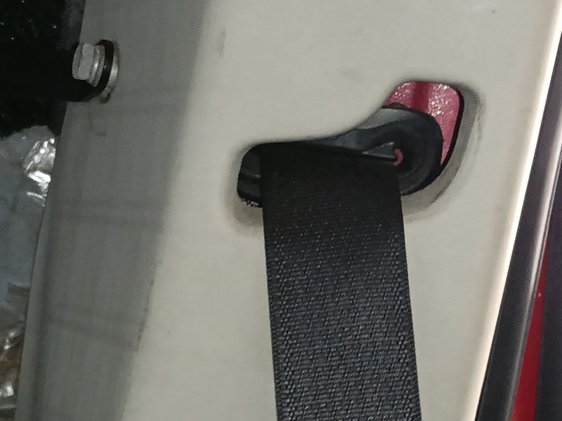 Recambio de cinturon seguridad trasero izquierdo para dodge nitro 2.8 crd 4wd referencia OEM IAM   