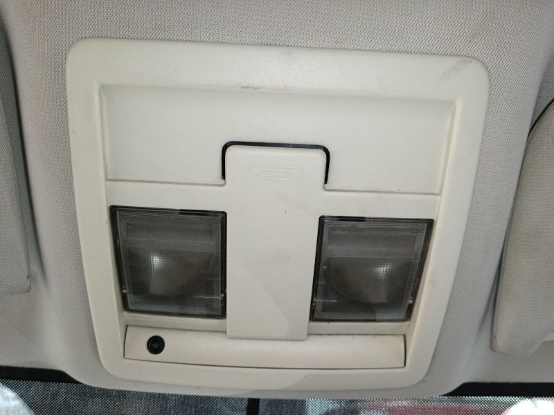 Recambio de luz interior para dodge nitro 2.8 crd 4wd referencia OEM IAM   