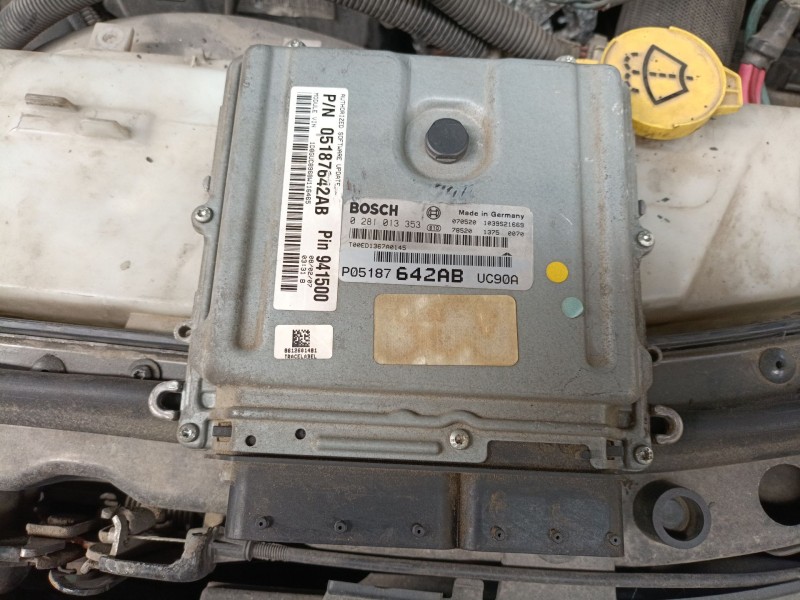 Recambio de centralita motor uce para dodge nitro 2.8 crd 4wd referencia OEM IAM P05187642AB 0281013353 