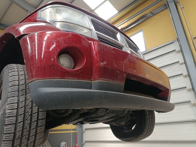 Recambio de paragolpes delantero para dodge nitro 2.8 crd 4wd referencia OEM IAM   