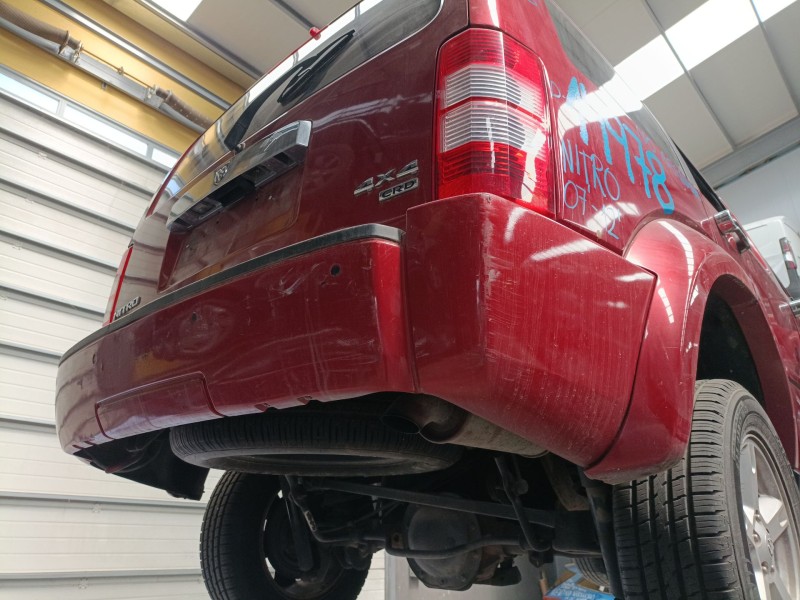 Recambio de paragolpes trasero para dodge nitro 2.8 crd 4wd referencia OEM IAM   