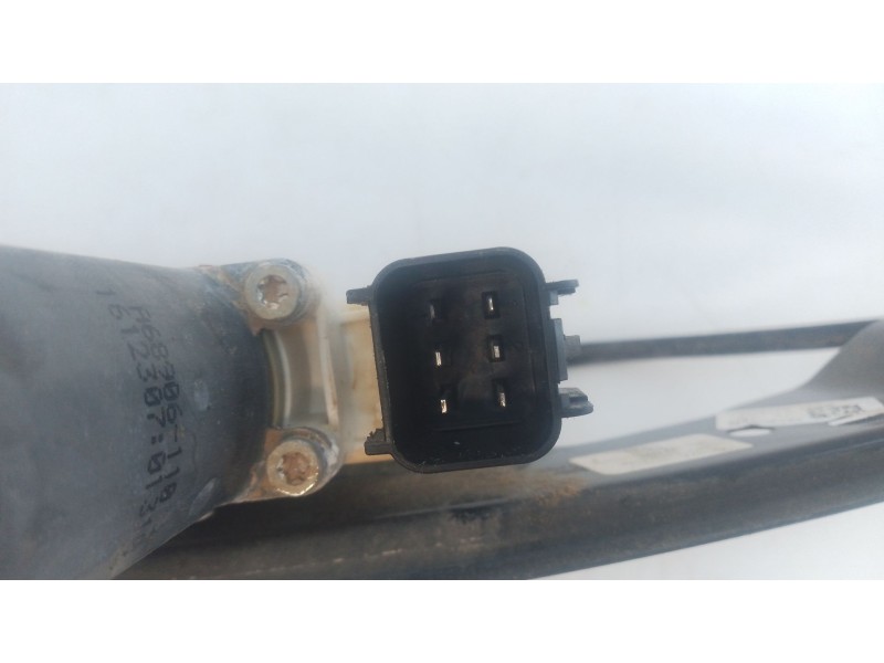 Recambio de elevalunas delantero derecho para ford focus iii 1.6 tdci referencia OEM IAM A65063111  E2-B3-10-2