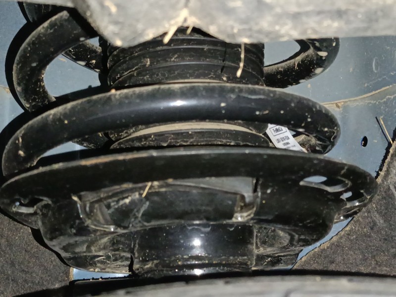 Recambio de amortiguador delantero izquierdo para ford kuga iii (dfk) 2.5 duratec plug-in-hybrid referencia OEM IAM   