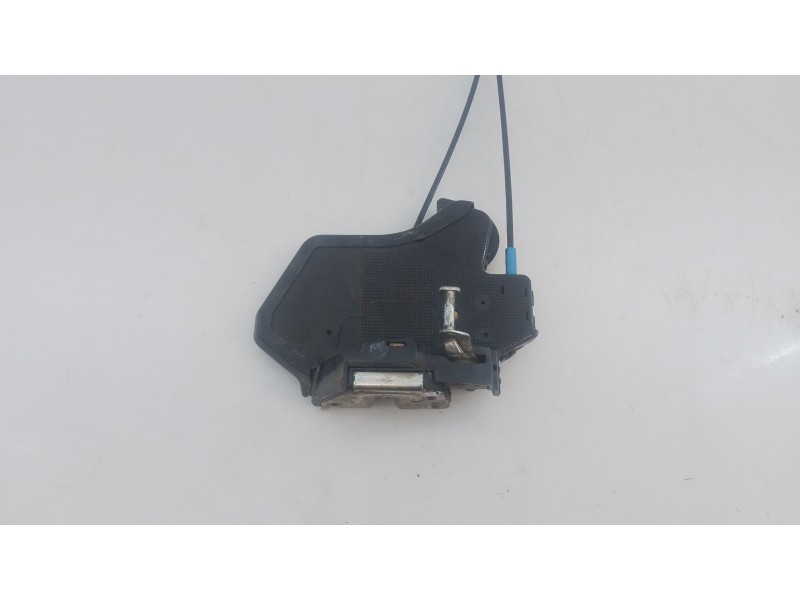 Recambio de cerradura puerta trasera derecha para toyota land cruiser (j12) 3.0 d-4d gx referencia OEM IAM   