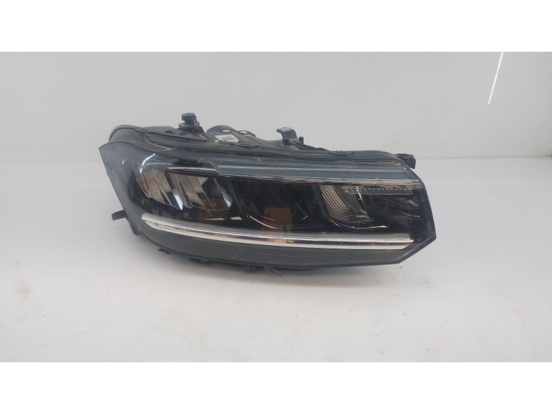 Recambio de faro derecho para toyota corolla hatchback (_e21_, _ea1_, _eh1_) 1.8 hybrid (zwe211) referencia OEM IAM   