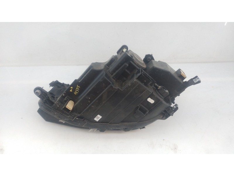 Recambio de faro derecho para toyota corolla hatchback (_e21_, _ea1_, _eh1_) 1.8 hybrid (zwe211) referencia OEM IAM   