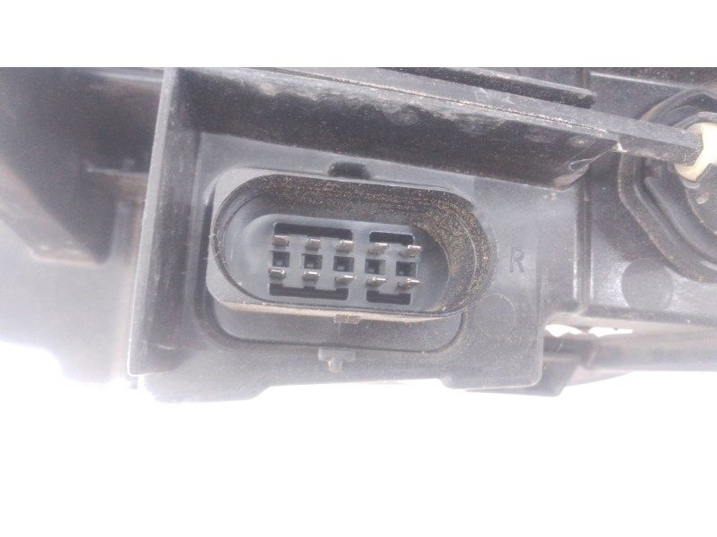 Recambio de faro derecho para toyota corolla hatchback (_e21_, _ea1_, _eh1_) 1.8 hybrid (zwe211) referencia OEM IAM   