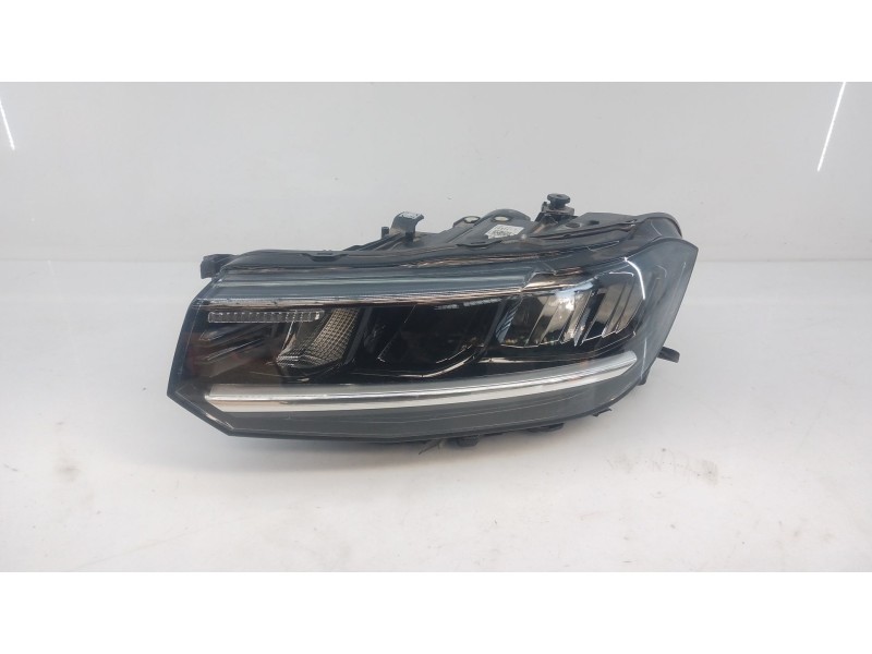 Recambio de faro izquierdo para toyota corolla hatchback (_e21_, _ea1_, _eh1_) 1.8 hybrid (zwe211) referencia OEM IAM   