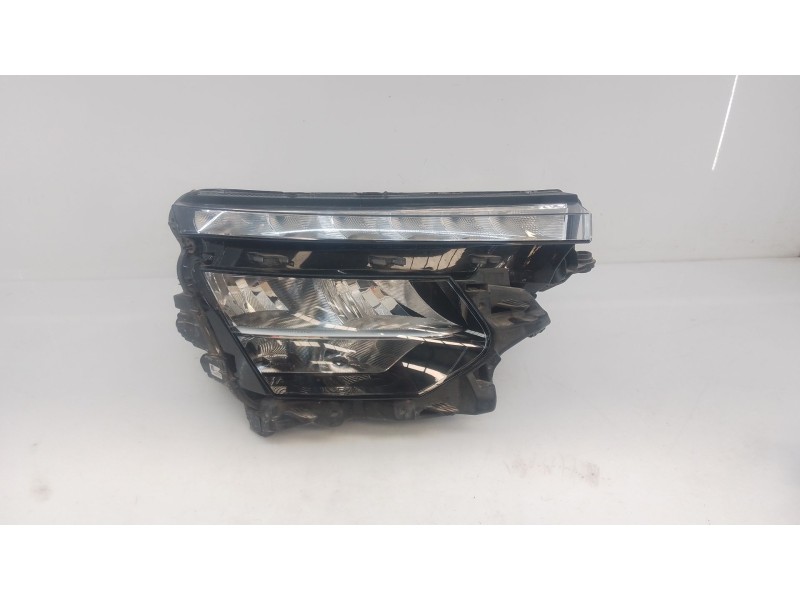 Recambio de faro derecho xenon para skoda kamiq (nw4) 1.0 tsi referencia OEM IAM 655941016B  
