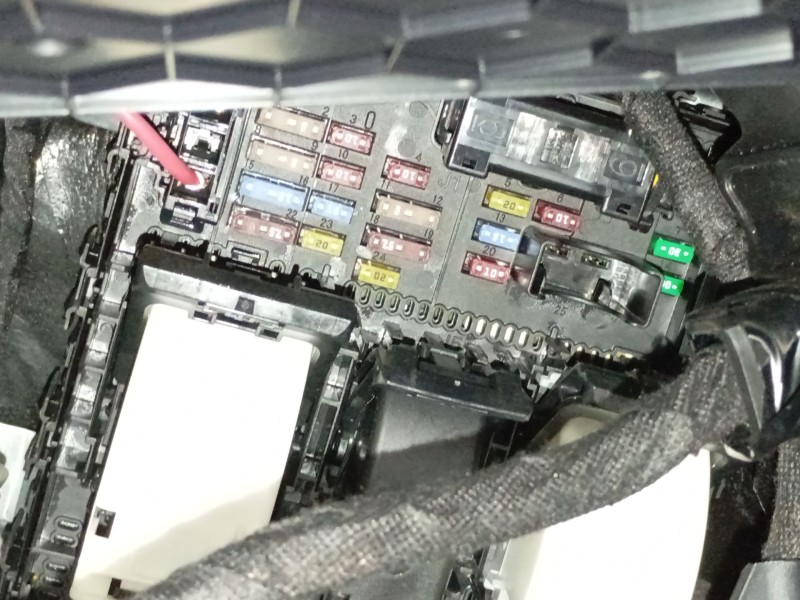 Recambio de caja reles / fusibles para ford puma (j2k, cf7) 1.0 ecoboost mhev referencia OEM IAM   