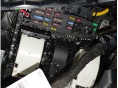 CAJA RELES / FUSIBLES 