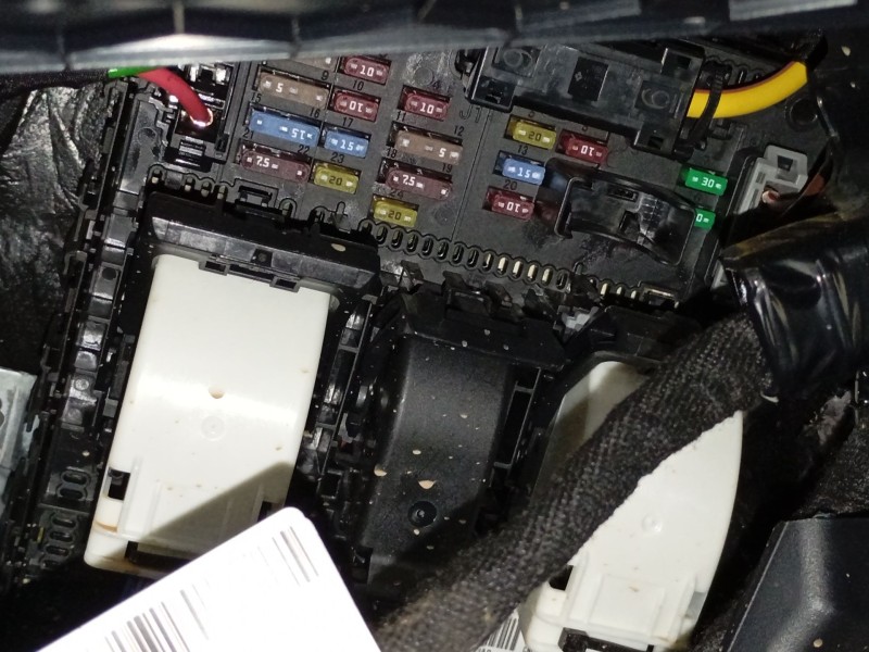 Recambio de caja reles / fusibles para ford puma (j2k, cf7) 1.0 ecoboost mhev referencia OEM IAM   