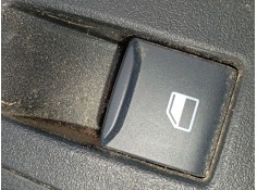 MANDO ELEVALUNAS TRASERO DERECHO 