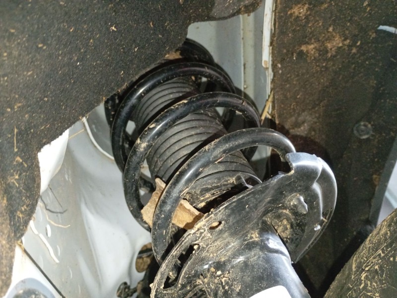 Recambio de amortiguador delantero izquierdo para ford puma (j2k, cf7) 1.0 ecoboost mhev referencia OEM IAM   