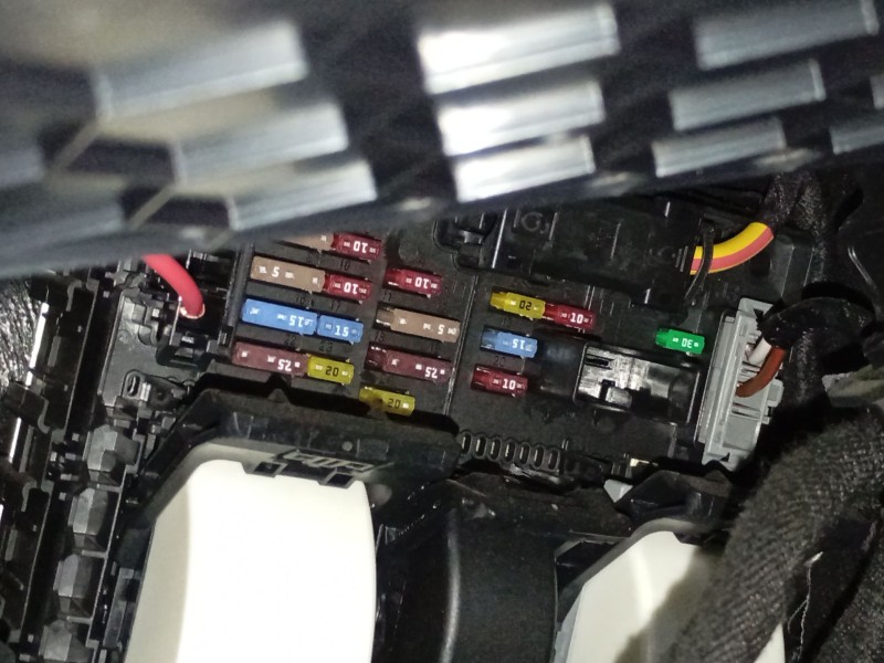 Recambio de caja reles / fusibles para ford puma (j2k, cf7) 1.0 ecoboost mhev referencia OEM IAM   