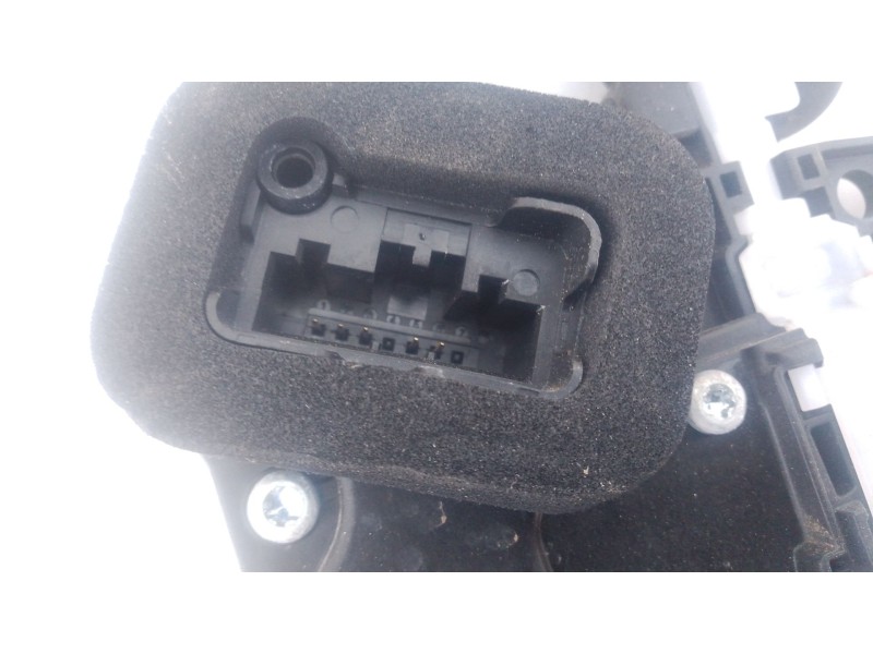 Recambio de cerradura puerta trasera izquierda para volkswagen polo vi (aw1, bz1, ae1) 1.0 tsi referencia OEM IAM   