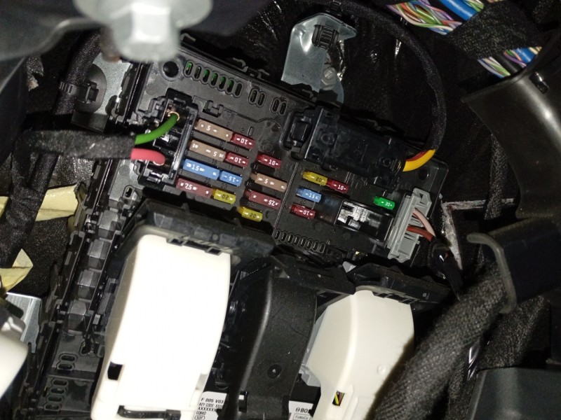 Recambio de caja reles / fusibles para ford puma (j2k, cf7) 1.0 ecoboost mhev referencia OEM IAM   