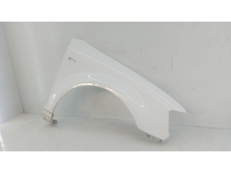 Recambio de aleta delantera derecha para audi a3 (8p) referencia OEM IAM   