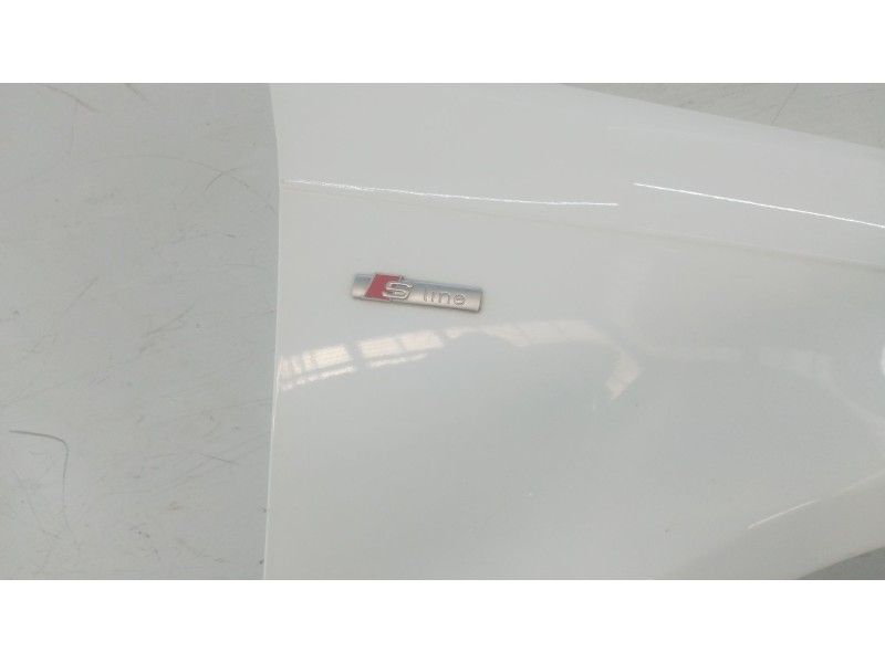 Recambio de aleta delantera derecha para audi a3 (8p) referencia OEM IAM   