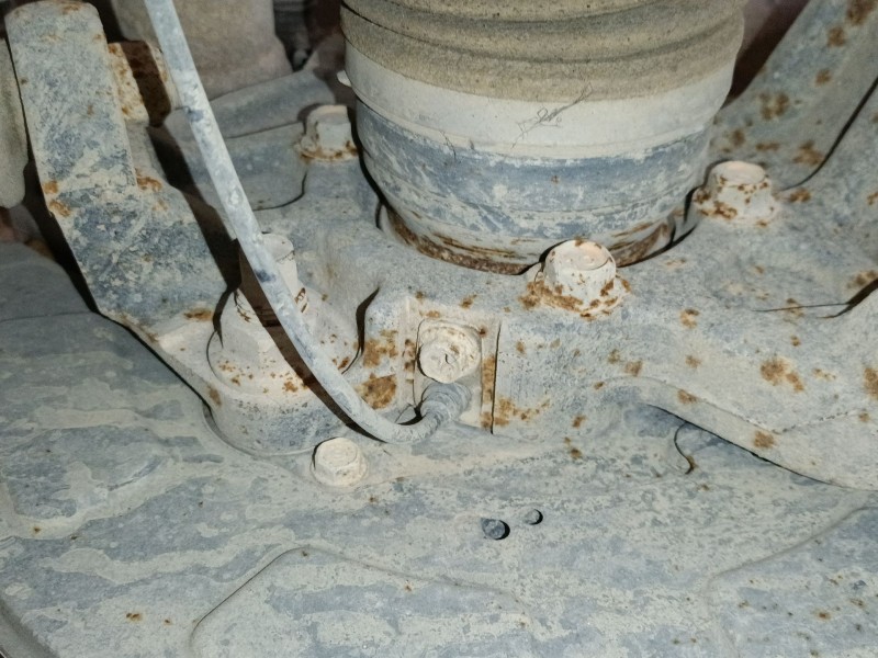 Recambio de mangueta trasera izquierda para suzuki grand vitara ii (jt, te, td) 1.9 ddis a las 4 ruedas (jt419, td44, jb419wd, j