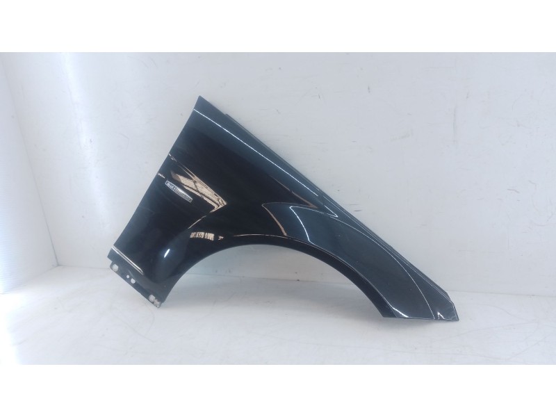 Recambio de aleta delantera derecha para mercedes-benz clase c (w204) berlina c 200 cdi (204.007) referencia OEM IAM   