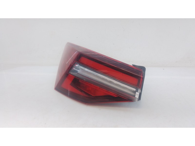 Recambio de piloto trasero izquierdo para skoda karoq (nu7, nd7) 1.5 tsi referencia OEM IAM   