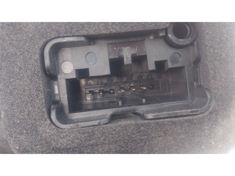 Recambio de cerradura puerta trasera derecha para volkswagen polo vi (aw1, bz1, ae1) 1.0 tsi referencia OEM IAM   