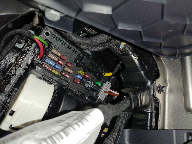 Recambio de caja reles / fusibles para ford puma (j2k, cf7) 1.0 ecoboost mhev referencia OEM IAM   