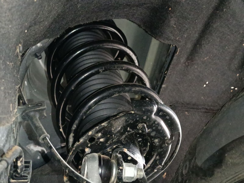 Recambio de amortiguador delantero derecho para ford puma (j2k, cf7) 1.0 ecoboost mhev referencia OEM IAM   