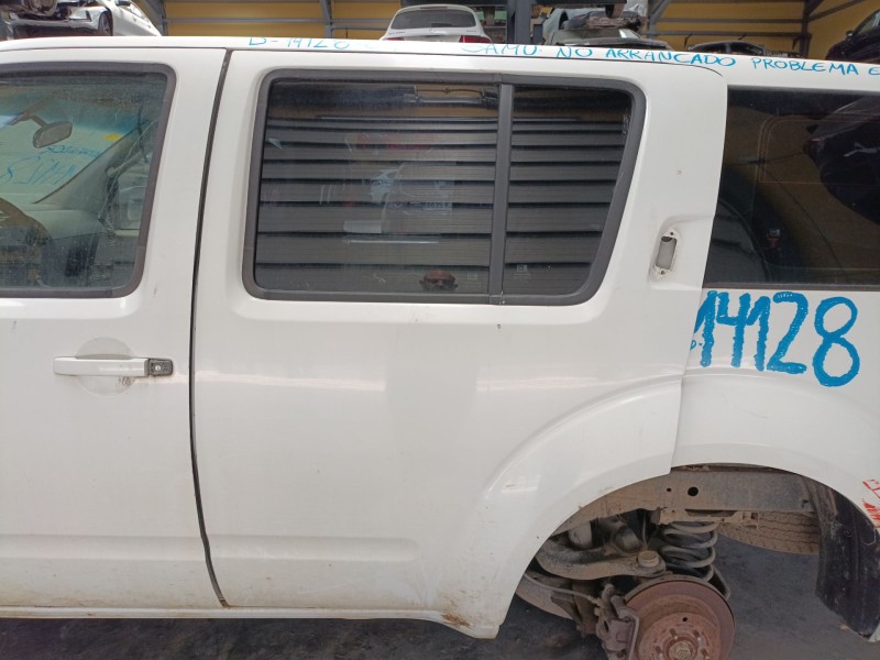 Recambio de puerta trasera izquierda para nissan pathfinder iii (r51) 2.5 dci 4wd referencia OEM IAM   