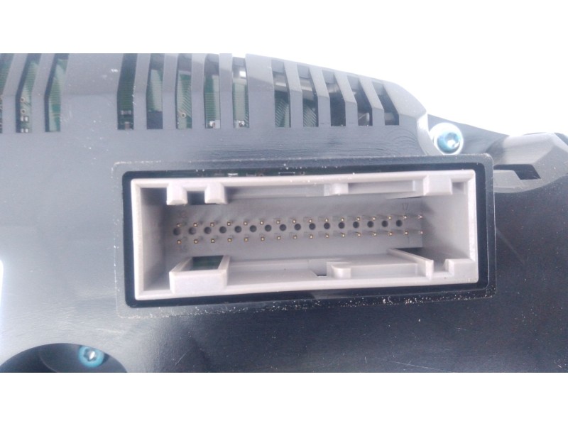 Recambio de cuadro instrumentos para audi q5 (8rb) 2.0 tdi referencia OEM IAM 8R0920931B  