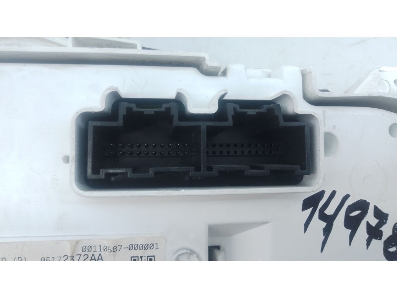 Recambio de cuadro instrumentos para dodge nitro 2.8 crd 4wd referencia OEM IAM 05172372AA CR0037029K0C0 