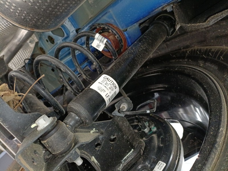 Recambio de amortiguador trasero derecho para ford puma (j2k, cf7) 1.0 ecoboost mhev referencia OEM IAM LITC18080  