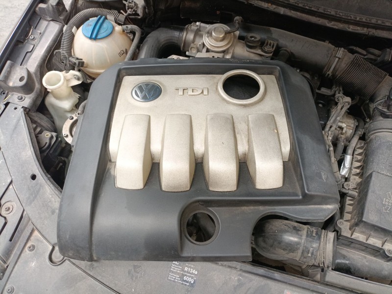 Recambio de tapa motor para volkswagen passat b6 (3c2) 1.9 tdi referencia OEM IAM   