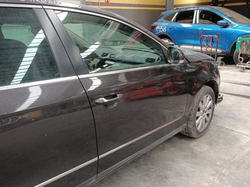 Recambio de puerta delantera derecha para volkswagen passat b6 (3c2) 1.9 tdi referencia OEM IAM   