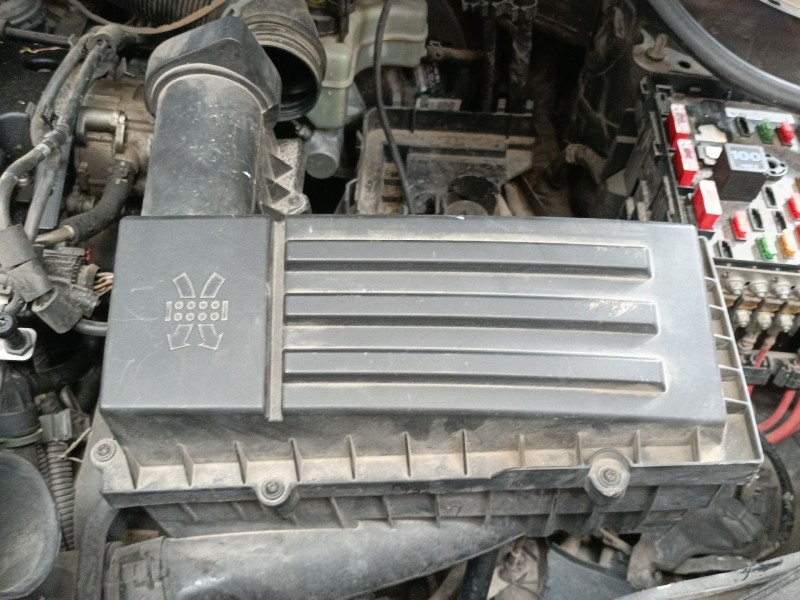 Recambio de filtro aire para volkswagen passat b6 (3c2) 1.9 tdi referencia OEM IAM   
