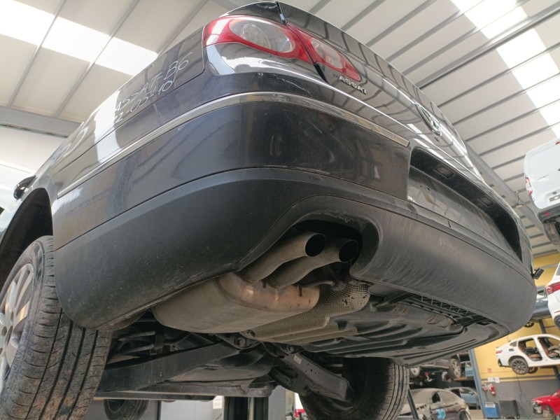 Recambio de paragolpes trasero para volkswagen passat b6 (3c2) 1.9 tdi referencia OEM IAM   