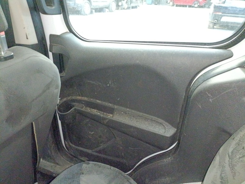 Recambio de guarnecido puerta trasera derecha para ford transit courier b460 furgoneta/monovolumen 1.5 tdci referencia OEM IAM  