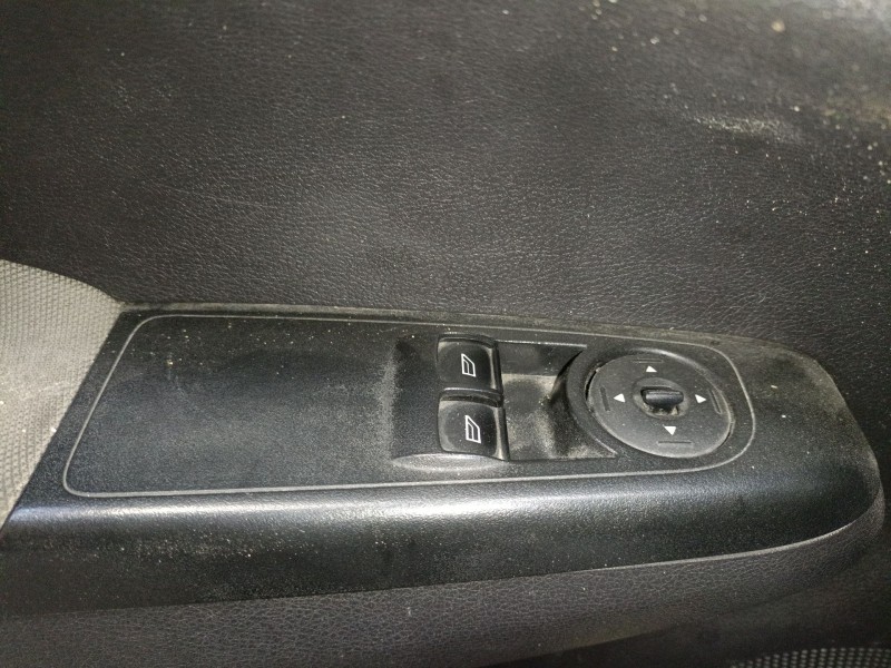 Recambio de mando elevalunas delantero izquierdo para ford transit courier b460 furgoneta/monovolumen 1.5 tdci referencia OEM IA