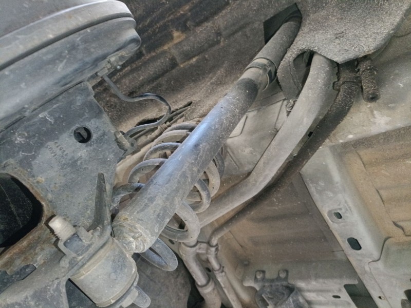 Recambio de amortiguador trasero izquierdo para ford transit courier b460 furgoneta/monovolumen 1.5 tdci referencia OEM IAM   
