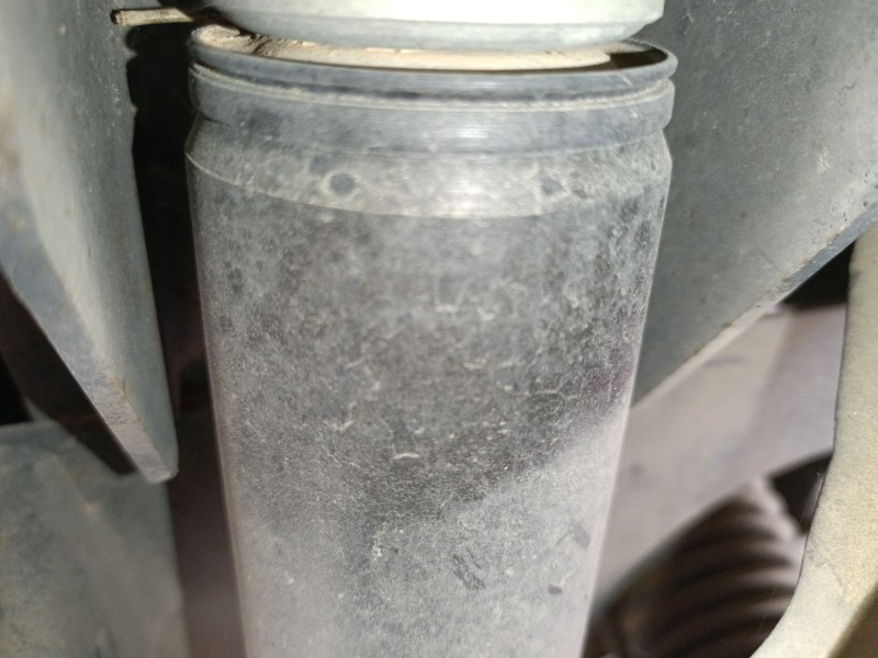 Recambio de amortiguador delantero izquierdo para renault trucks maxity 2.5 dci / 2.5 dxi referencia OEM IAM   