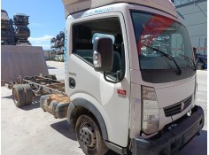 Recambio de puerta delantera derecha para renault trucks maxity 2.5 dci / 2.5 dxi referencia OEM IAM    2