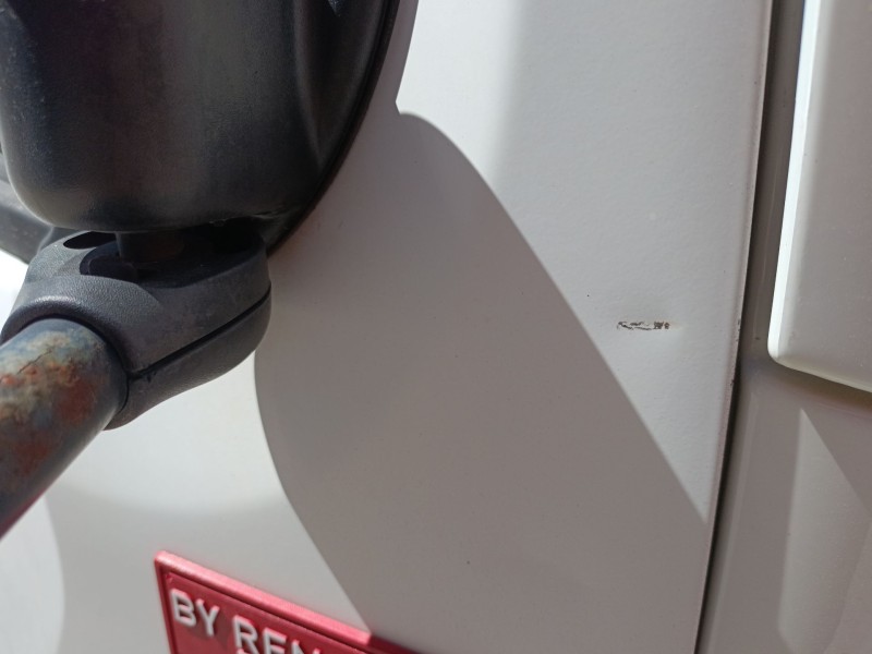 Recambio de puerta delantera derecha para renault trucks maxity 2.5 dci / 2.5 dxi referencia OEM IAM   