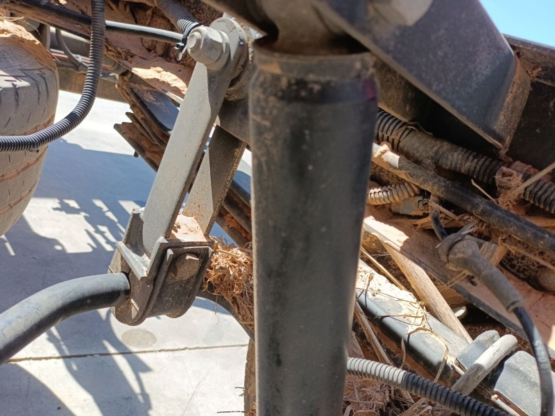 Recambio de amortiguador trasero izquierdo para renault trucks maxity 2.5 dci / 2.5 dxi referencia OEM IAM   