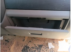 Recambio de guantera para renault trucks maxity 2.5 dci / 2.5 dxi referencia OEM IAM    2