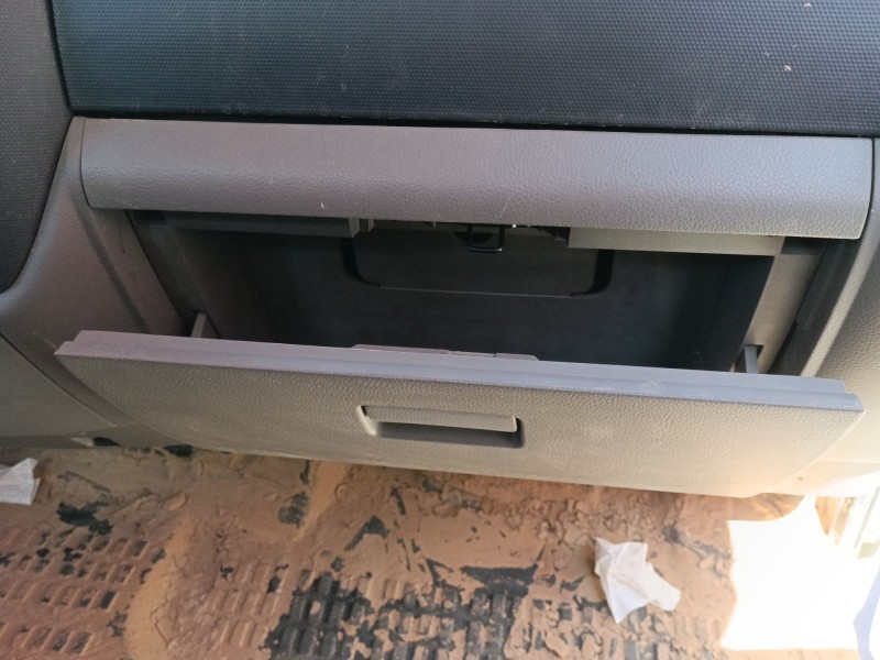 Recambio de guantera para renault trucks maxity 2.5 dci / 2.5 dxi referencia OEM IAM   