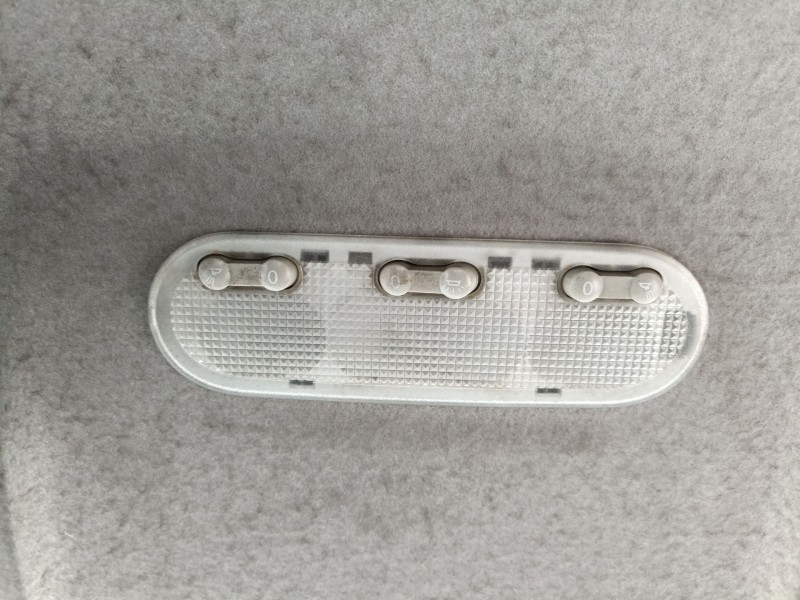 Recambio de luz interior para renault trucks maxity 2.5 dci / 2.5 dxi referencia OEM IAM   