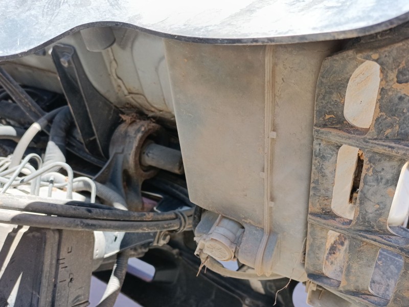 Recambio de deposito limpia para renault trucks maxity 2.5 dci / 2.5 dxi referencia OEM IAM   