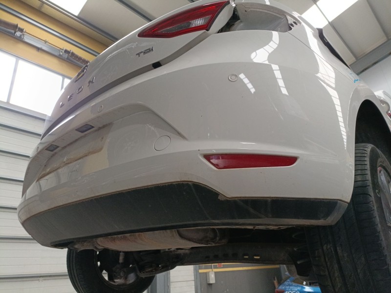 Recambio de paragolpes trasero para seat leon (5f1) 1.6 tdi referencia OEM IAM   