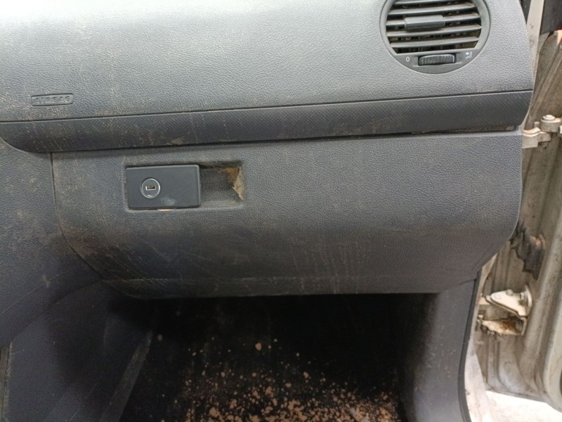 Recambio de guantera para volkswagen caddy iii furgoneta/monovolumen (2ka, 2kh, 2ca, 2ch) 1.6 tdi referencia OEM IAM   
